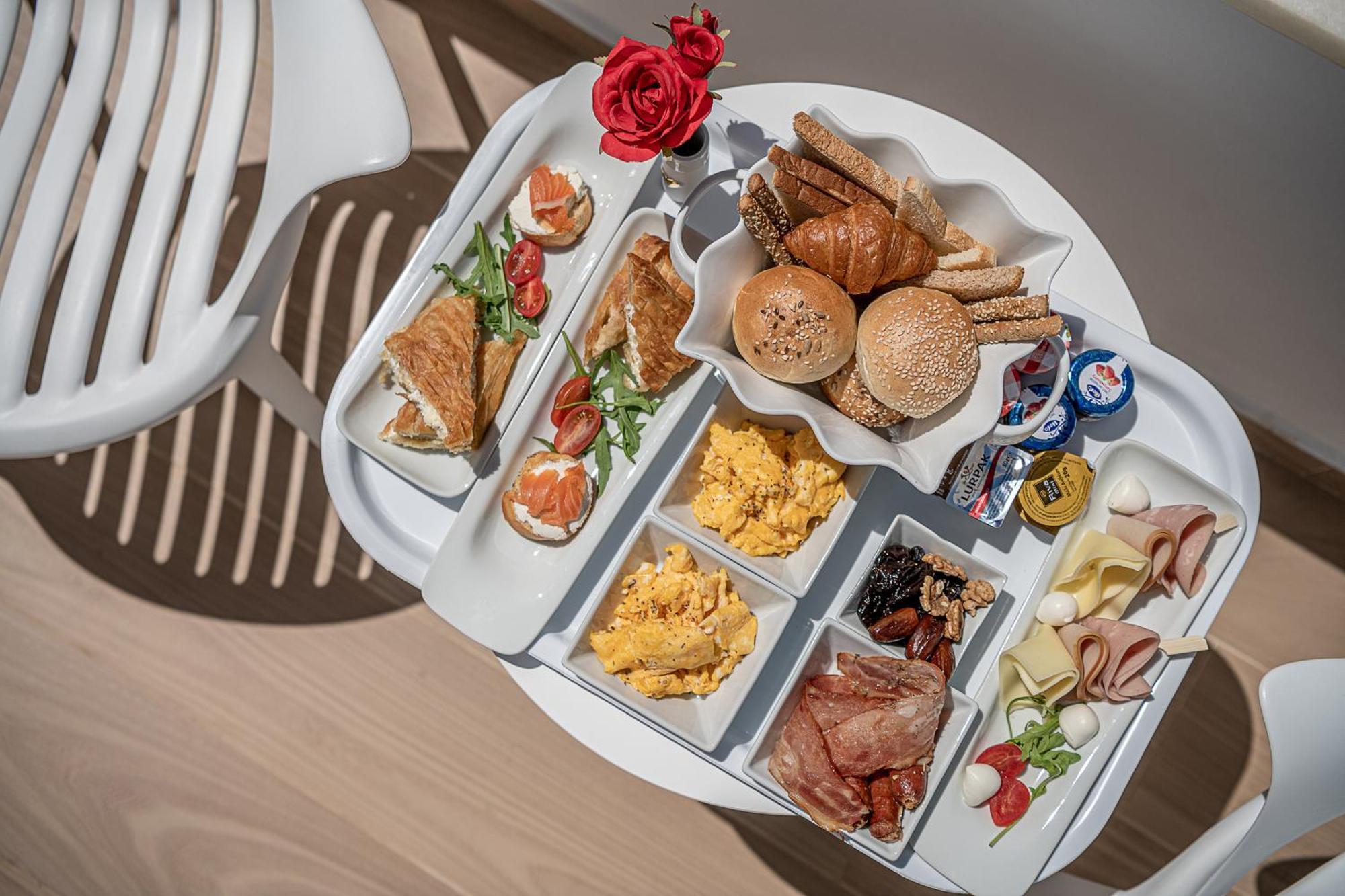 Lagon Life Spirit Boutique Hotel - Adults Only Chania  ห้อง รูปภาพ A typical German breakfast